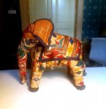 Elefant decorativ din lemn cu material textil, India, a doua jum. a sec. XX