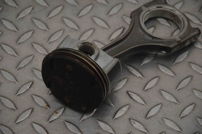 Piston PORSCHE 911 991 2016 OEM: 400A4802