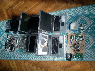 Lot piese laptop uri intregi acer hp compaq averatec ,rami,tastaturi,placi foto