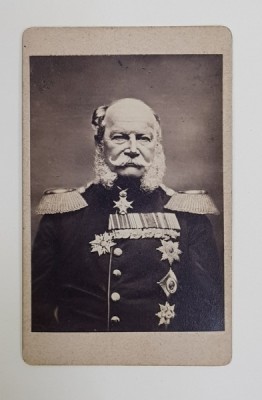 BARBAT IN UNIFORMA CU DECORATII , FOTOGRAFIE TIP C.D.V. , SFARISTUL SECOLULUI XIX foto