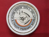 Medalion de portelan pictat CONCURSUL INTERNATIONAL DE ATLETISM VETERANI , anul 1995 , diametru 60 mm
