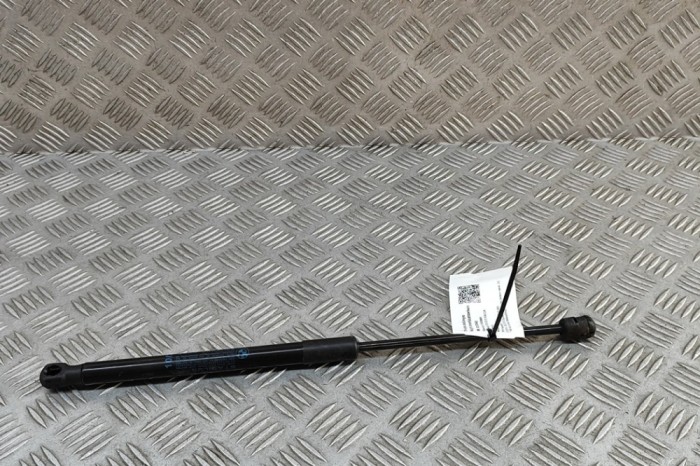 Amortizor capota dreapta față BMW X1 F48 2016 OEM: 7329410 | 32053542