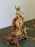 Ceas de șemineu (pendulă) vintage stil baroc, cu heruvimi, metal aurit