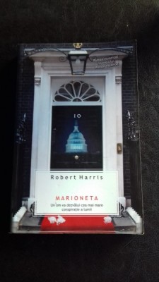 MARIONETA - ROBERT HARRIS foto