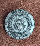 QW9 N7 71 - Insigna tematica istorie presedintele George W Bush - America 2005