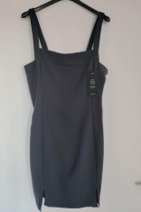 Rochie-Sarafan Gri NA-KD &bull; Elegantă, Versatilă si cu Atitudine