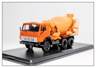 Macheta KAMAZ-5511 SB-92 1:43 SSM foto