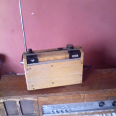 Vechi Aparat de radio Videoton Strand R 3100 pe Tranzistori An 1965-1968 Ungaria