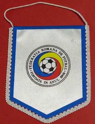 Fanion (anii 2000)-Federatia de Fotbal din Romania-Comisia Centrala de Arbirti(dimensiuni 13x10 cm) foto