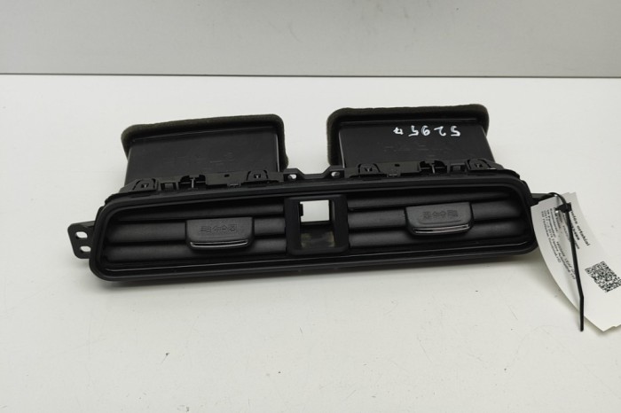 Gura de ventilație planșa de bord NISSAN LEAF ZE1 2018 OEM: 68750-5SK0B 30293489