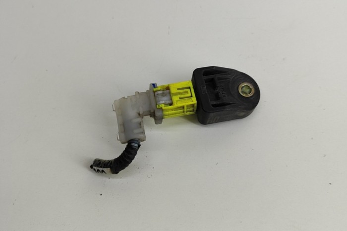 Senzor de impact st&acirc;nga spate TOYOTA RAV 4 IV _A4_ 2015 OEM: 89173-12180 28361021