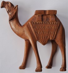 Figurină din lemn &icirc;n formă de cămilă - Artă populară sculptată manual