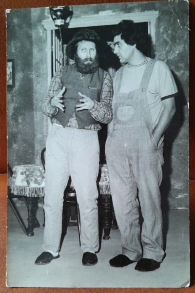 Fotografie, secventa din piesa Tot raul de la femei, actorii Bujor Macrin si Toea Badiu, stagiunea 1990-1991, tetrul Maria Filloti