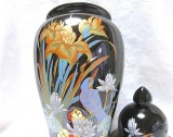 VAZA MARE TIP URNA CERAMICA FRANTA DECOR AURIT CU IRISI NUFERI SI PASARI 37 CM