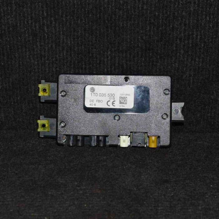 Amplificator de antena VW TOUAREG 7LA, 7L6, 7L7 2007 OEM: 1T0035530
