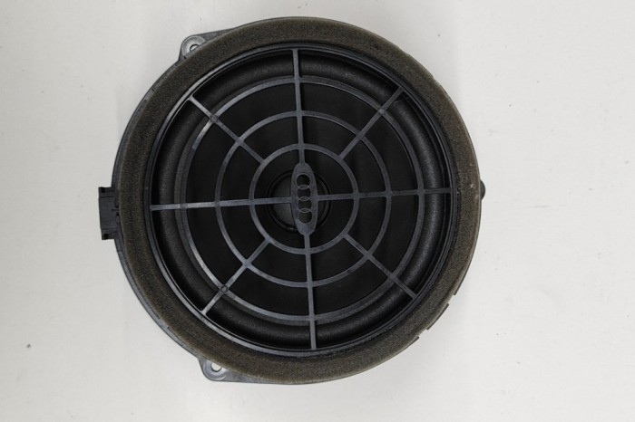 Difuzor ușă st&acirc;nga spate AUDI Q5 8R 2015 OEM: 8R0035411 22292510