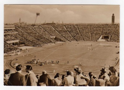 STADIONUL CU O SUTA DE MII DE LOCURI FOTBAL SPORTIV LEIPZIG DDR foto