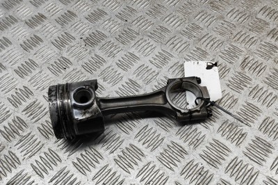 Piston VW PASSAT Variant B8 3G5 2016 OEM: 04L107065D,03L105401A 31601809 foto