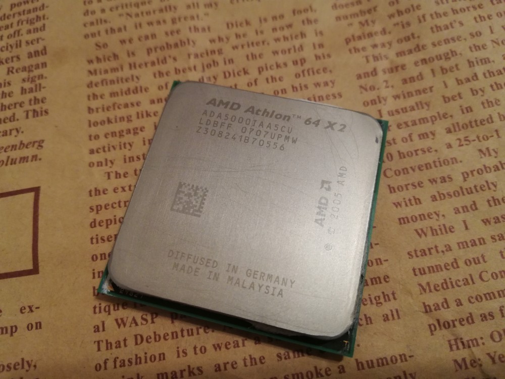 Procesor socket AM2 AMD Athlon 64 X2 5000+ 2.6 Ghz Windsor 1Mb Cache ...
