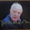 Autograf al actorului britanic Michael Caine pe fotografie mare