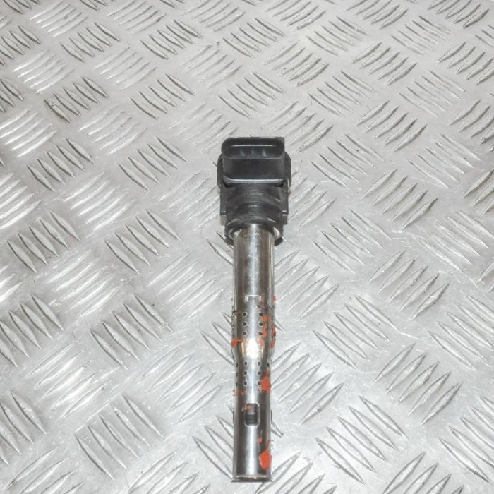 Bobina de inducție de &icirc;naltă tensiune AUDI A5 8T3 2010 OEM: 07K905715F | 2586928