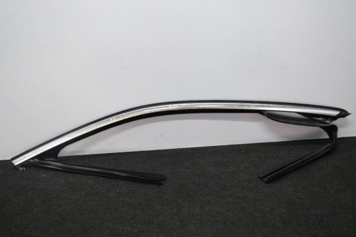 Bandou superior ușă dreapta față BMW X2 F39 2019 OEM: 7420808 11326623