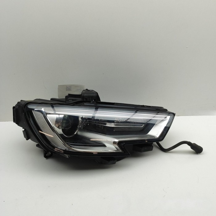 Audi A3 S3 8V Headlight/headlamp 8V0941006H