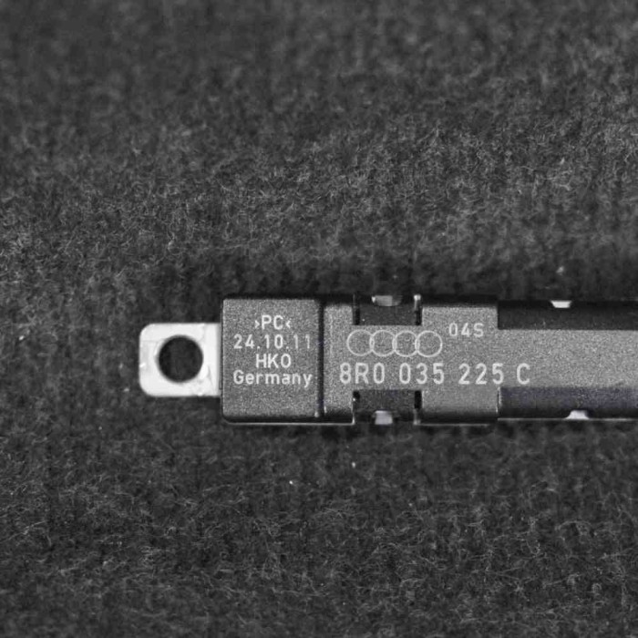 Amplificator de antena AUDI Q5 8R 2011 OEM: 8R0035225C