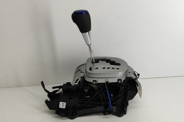 Timonerie cutie de viteze TOYOTA YARIS _P13_ 2015 OEM: Hatchback | 25841582