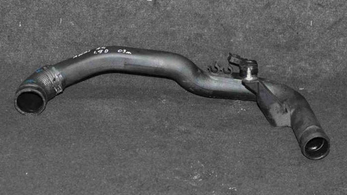 Furtun intercooler st&acirc;nga AUDI A4 8E2, B6 2003 OEM: 8D0145840S