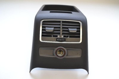 Gura de ventilație planșa de bord AUDI A6 Avant 4F5, C6 2005 OEM: 4F0819203B,4F0863244C | 1795179 foto