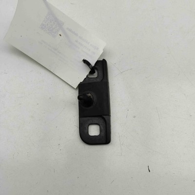 Element de fixare PORSCHE MACAN DKN 2021 OEM: 7N0843842A | 31538834 foto