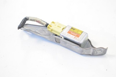 Senzor de impact dreapta spate LEXUS GS III GRS19_, UZS19_, URS19_ 2008 OEM: 89833-30020 3954187 foto