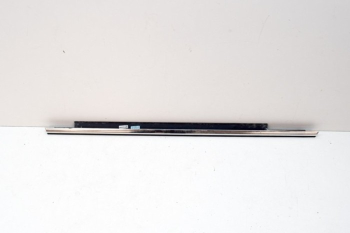 Chedar geam ușă dreapta spate AUDI Q5 8R 2011 OEM: 8R0853764C | 13854017
