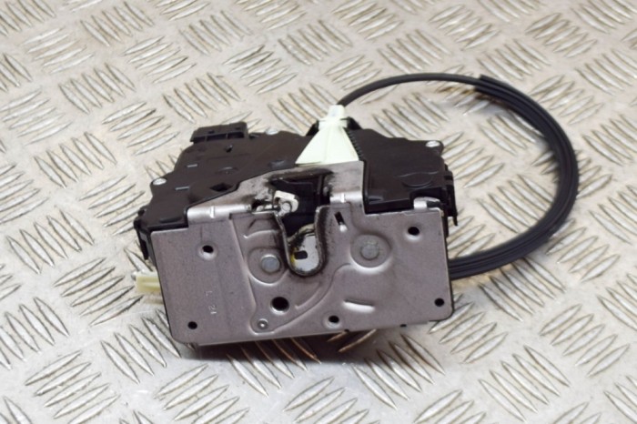 &Icirc;ncuietoare ușă st&acirc;nga față OPEL CORSA E 2019 OEM: 0325407955,13431839 13621594