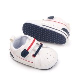 Tenisi albi cu insertii bleumarine pentru bebelusi (Marime Disponibila: 3-6