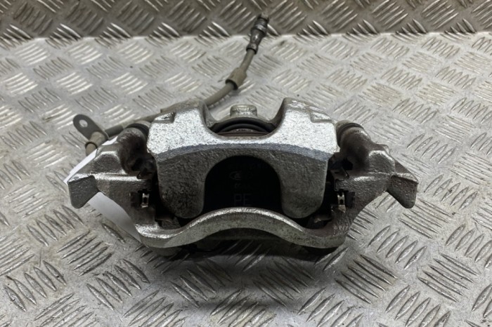 Etrier de fr&acirc;nă dreapta față FORD PUMA J2K, CF7 2023 OEM: L1TC-2B302-A,L1TC-2B294-A 26388303