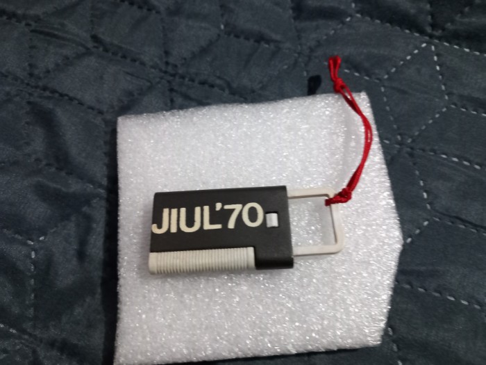 Breloc aniv. Jiul 70 ani
