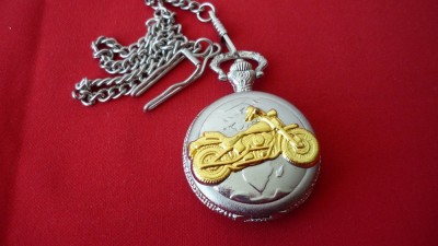 CEAS DE BUZUNAR QUARTZ NEFOLOSIT foto