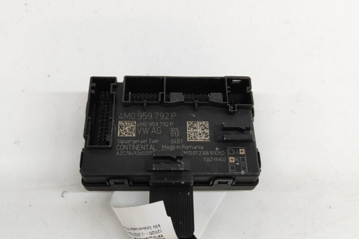 AUDI A4 Avant 8W2, B9 2023 OEM: 4M0959792P,A2C7849260200 SKU: 24927679