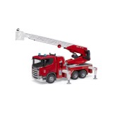 Cumpara ieftin Bruder camion de pompieri Scania Super 560R cu scara pompa de apa si sirena