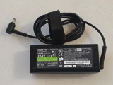 &Icirc;ncărcător laptop Sony VGP-AC19V36 19.5V 4.7A 90W mufă 6.5x4.4mm original