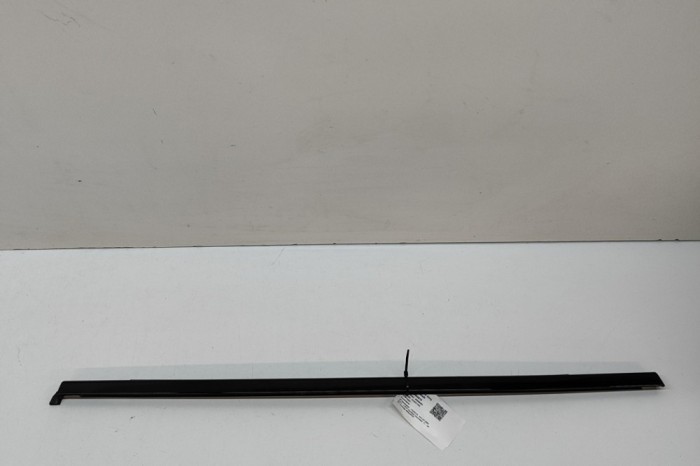 Chedar geam ușă st&acirc;nga spate PORSCHE MACAN 95B 2016 OEM: 95B839475A 30454915