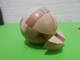 PUZZLE din LEMN de diferite esente , forma sferica , Made in JAPAN