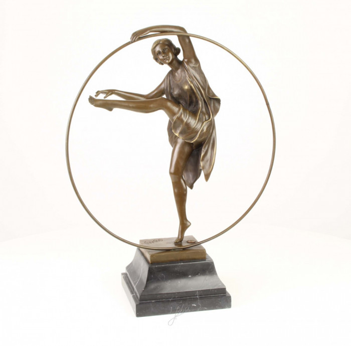 Dansatoare georgiana -statueta din bronz pe un soclu din marmura VG-101