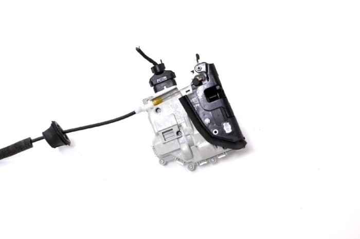 &Icirc;ncuietoare ușă st&acirc;nga față AUDI A4 8W2, B9 2016 OEM: 8X2837015B 11626828