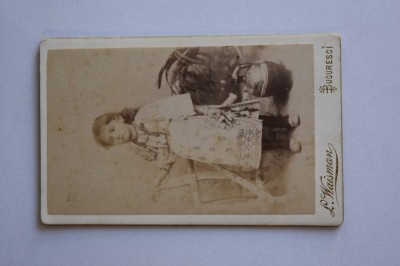 CDV Atelier Romania Bucuresti Bucuresci Bucarest L. Waisman Waismann fetita in port popular foto
