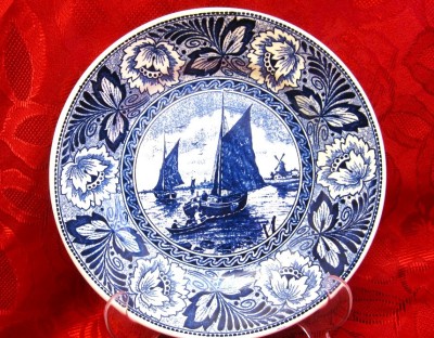 FARFURIE DECORATIVA DELFT BOCH BELGIUM DECOR MARIN CU BARCI CU PANZA 23 CM foto