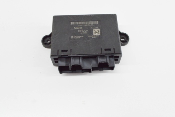 Modul de control ușă dreapta față FORD FIESTA VII 2019 OEM: LU5T-14B531-AC,LU5T-14C064-AC,LU5T-14F142-AC 18323727