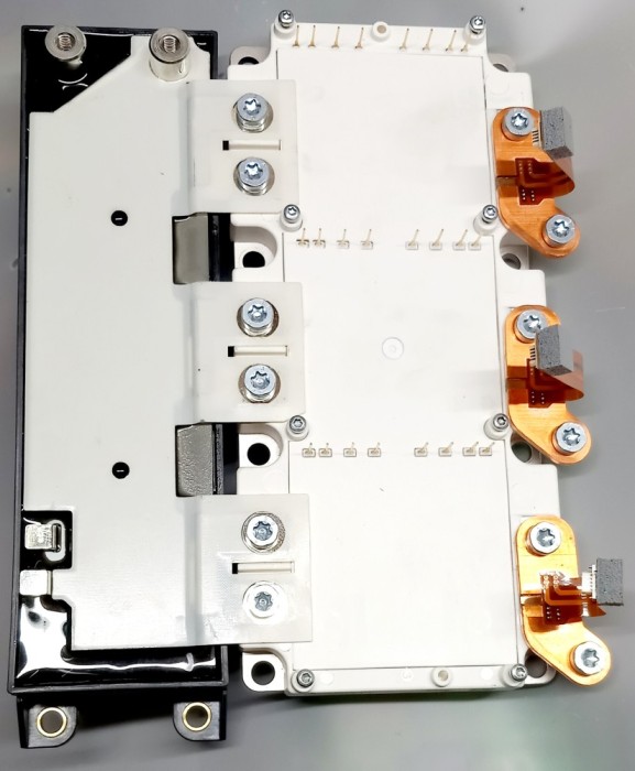 Modul DC trifazat IGBT FS600R07A2E3 + condensator trifazat 550uF-450V Vishay MKP1849